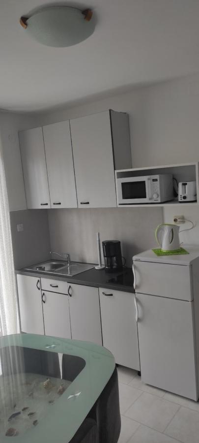 Apartmani Mille Starigrad Paklenica Exterior foto